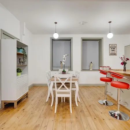 Apartament Queens Ajy City Centre *
