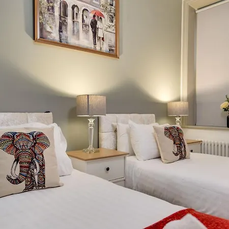 Apartament Queens Ajy City Centre *