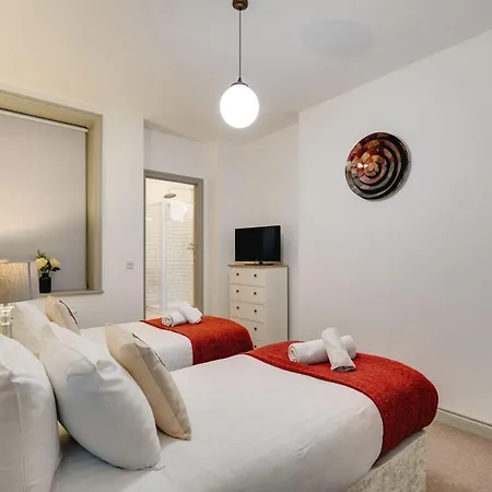 Apartament Queens Ajy City Centre