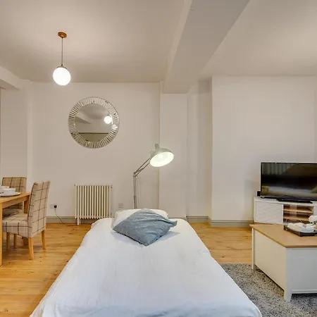 Queens Ajy City Centre Apartament